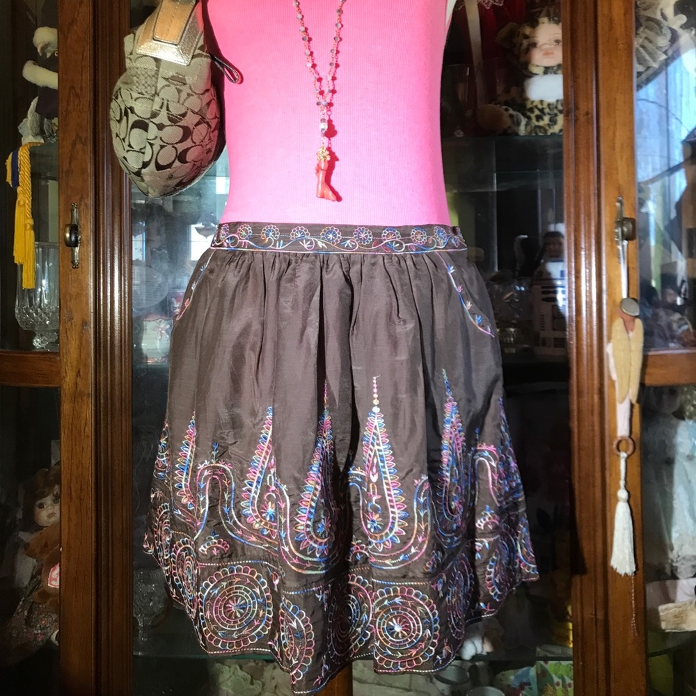 Adorable NWT embroidered Cotten skirt